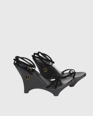 Daryl Sculptural Wedge Heels In Black
